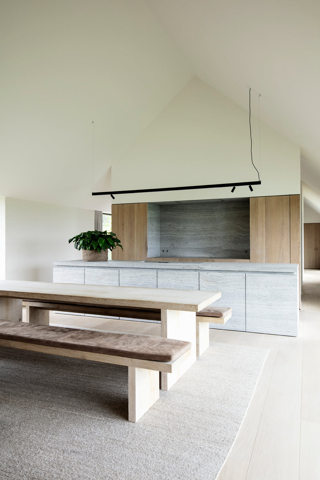 Pego dining table