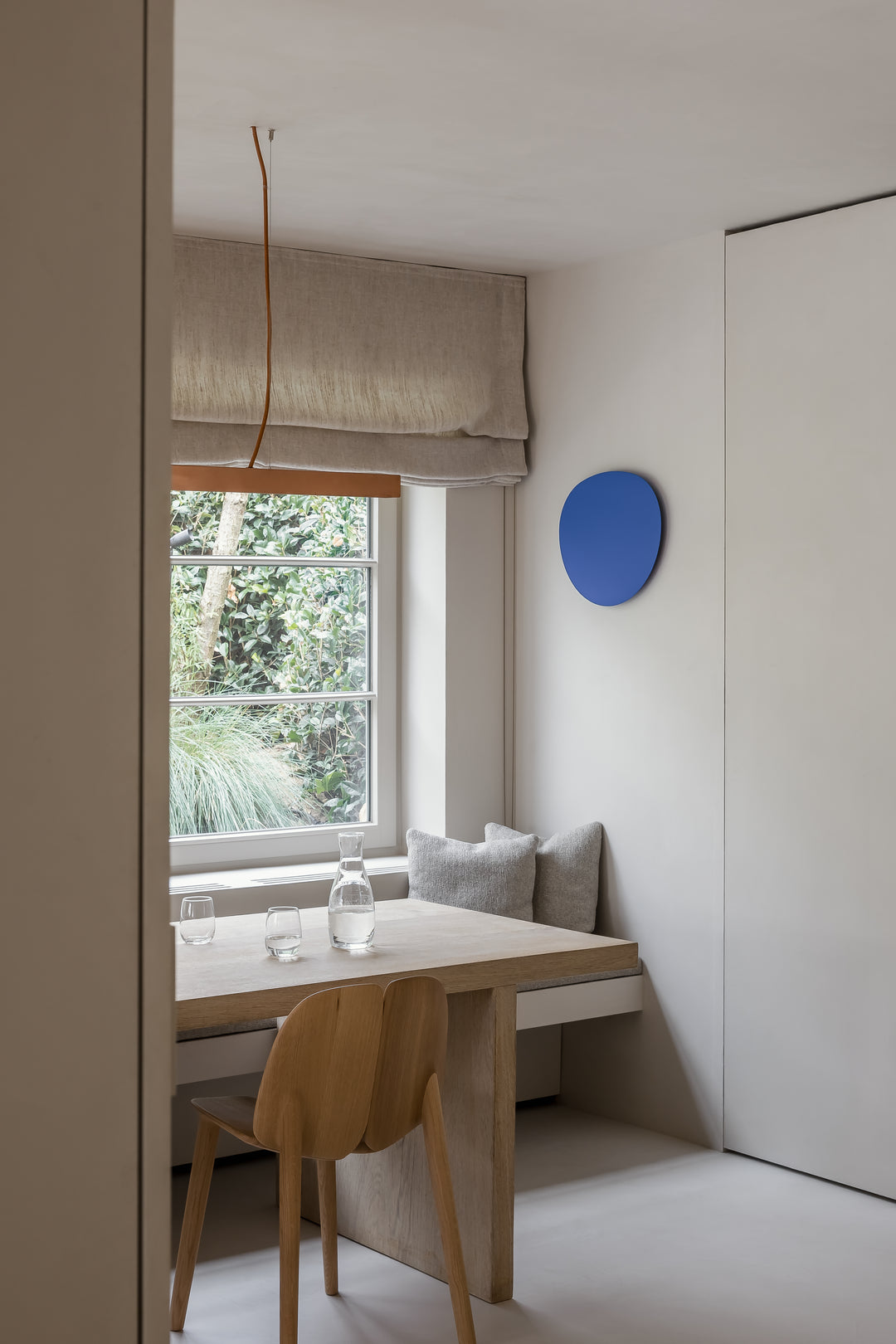 Pego dining table