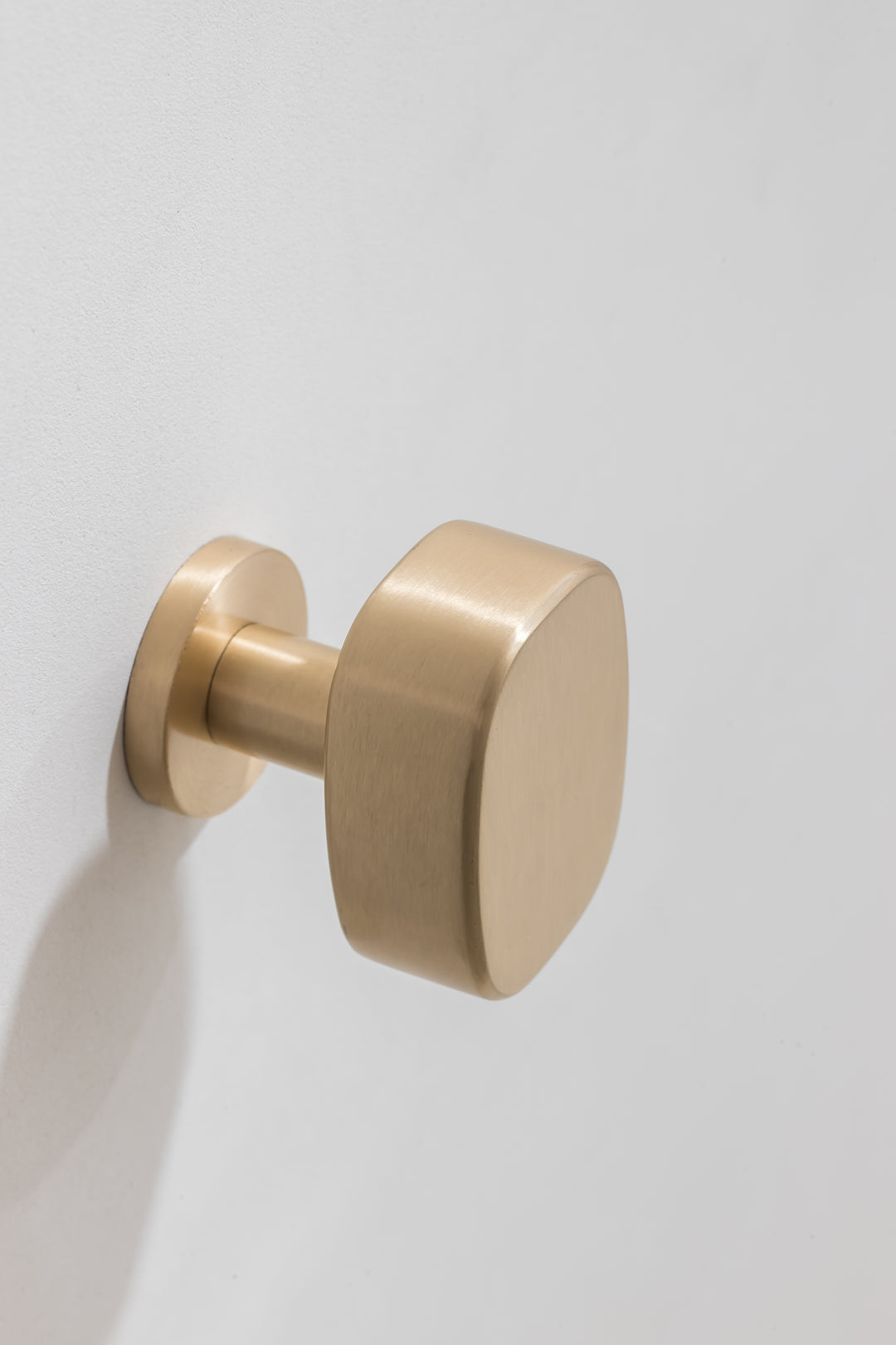 Oval handle